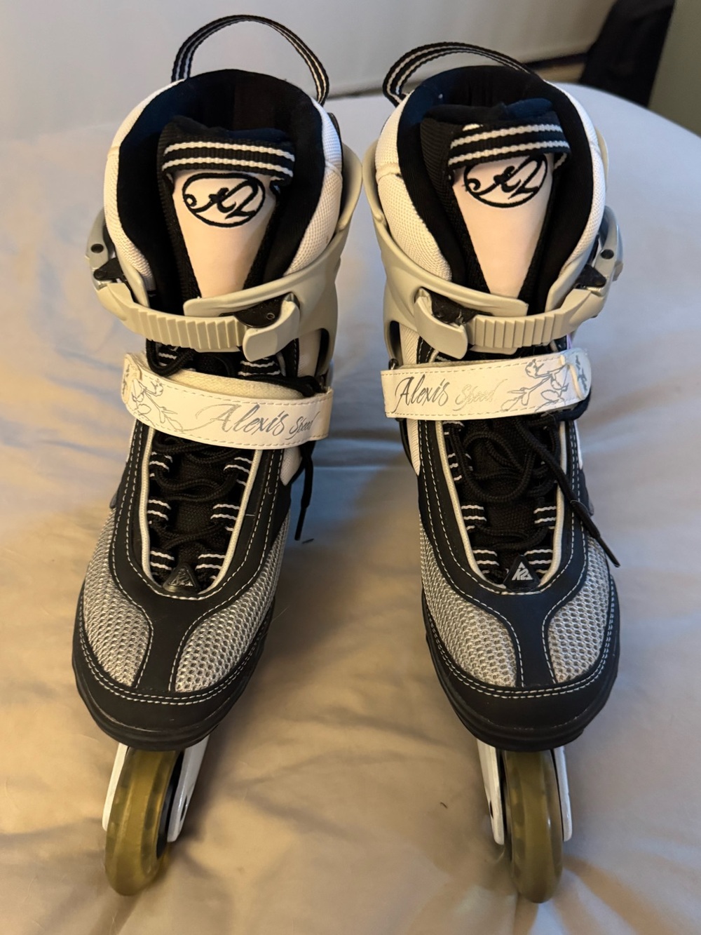 Inline skates (rollerblades)